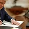 Soud zrušil Trumpova reciproční cla. Trhy slaví, administrativa ale má čtyři možnosti, jak dále prosazovat svou